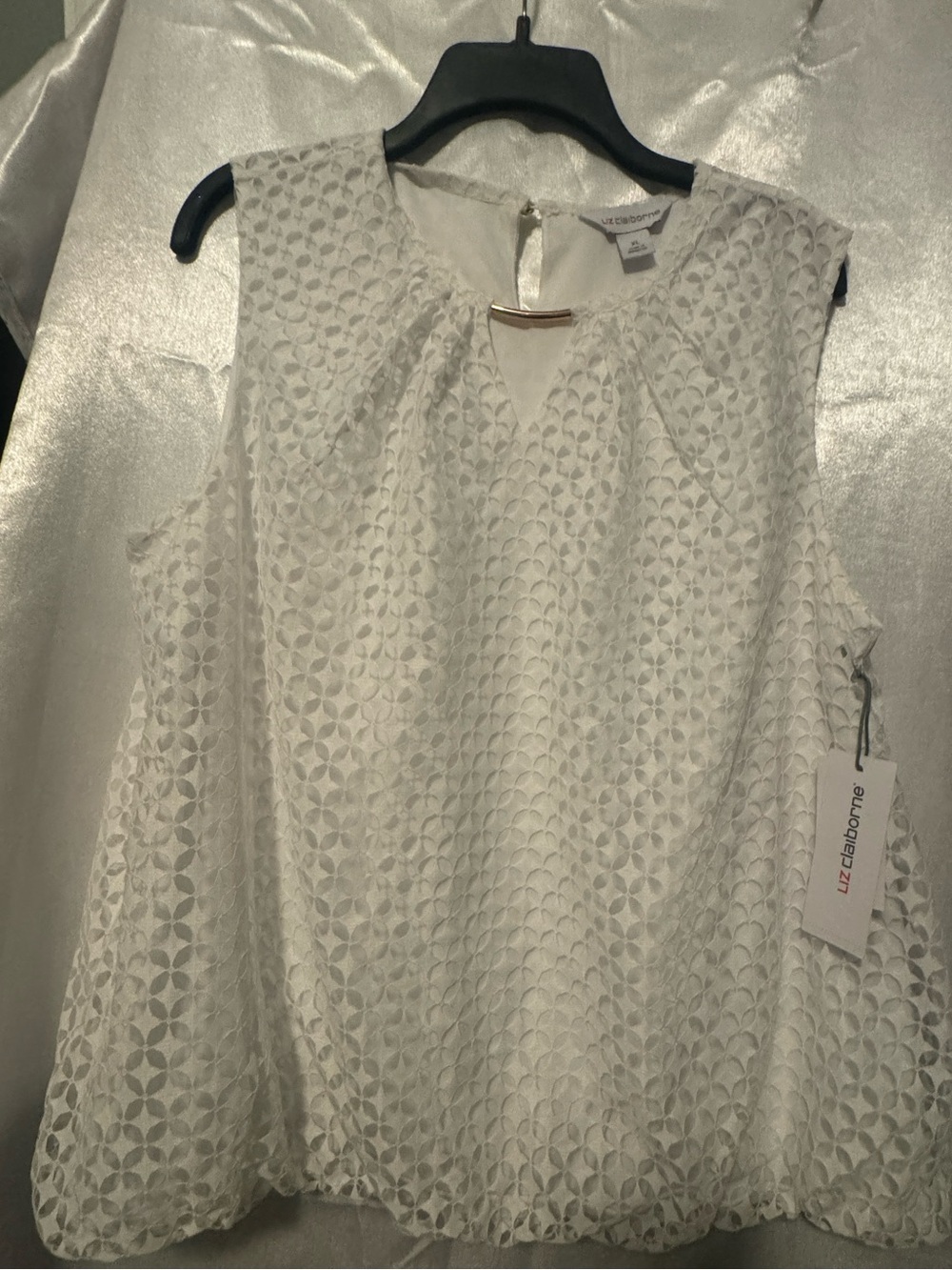 Liz Claiborne Cream Lace Overlay Sleeveless Top with Gold Accent NWT